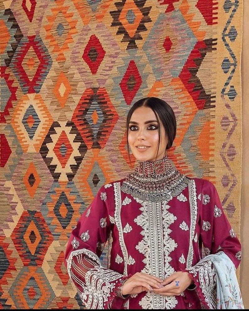 Hi, Vintarust is giving you a 20 discount on unique, vintage and