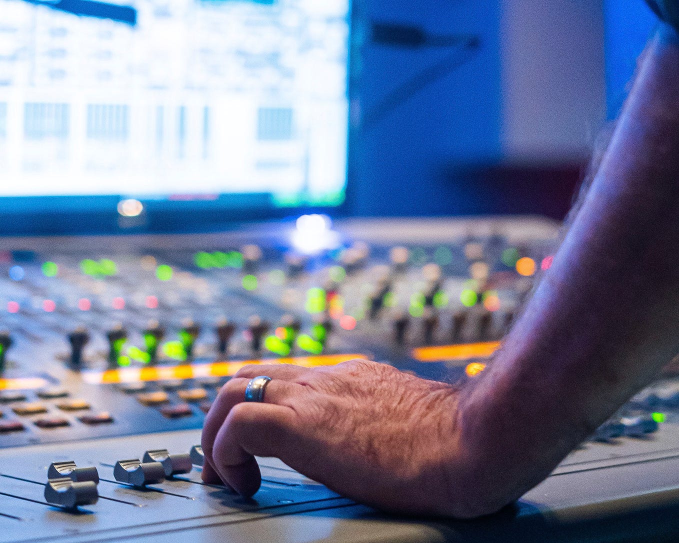 How video streaming works on the web An introduction by Paul Berberian CANAL+ TECH Medium