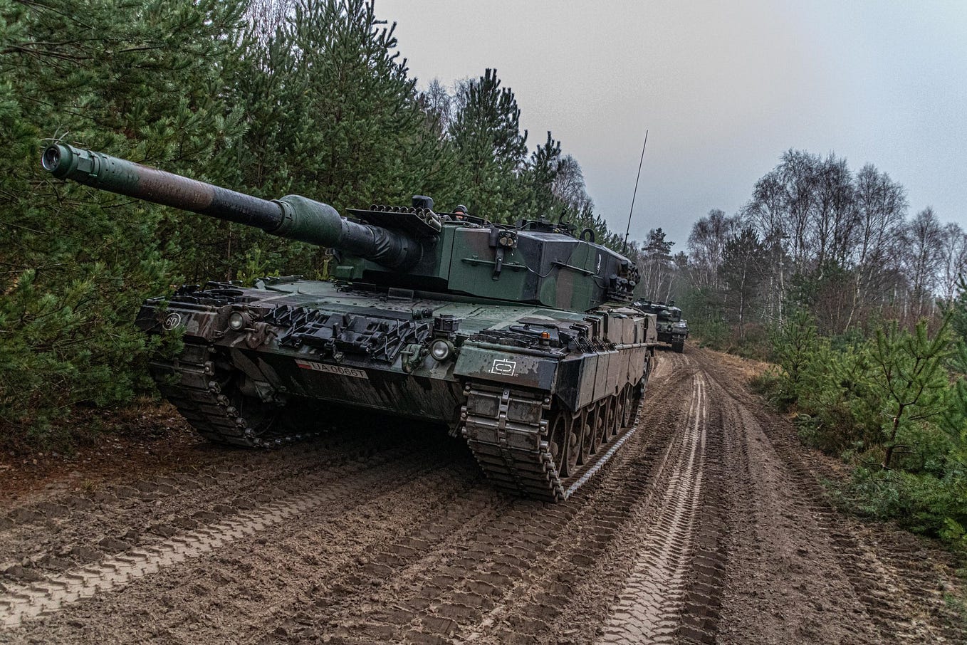 A Polish Leopard 2A4 —  Image by @YesWeGren