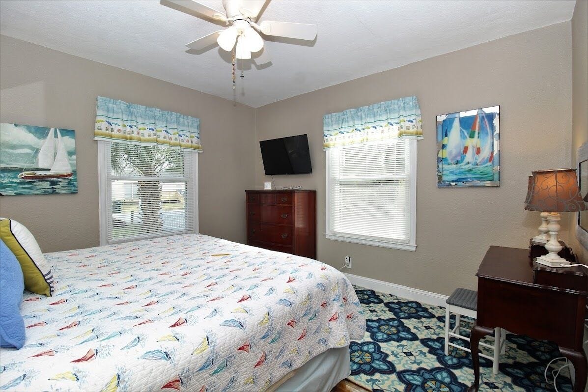 Pensacola beach beachfront house rentals by Pensacolarentalsbyowner