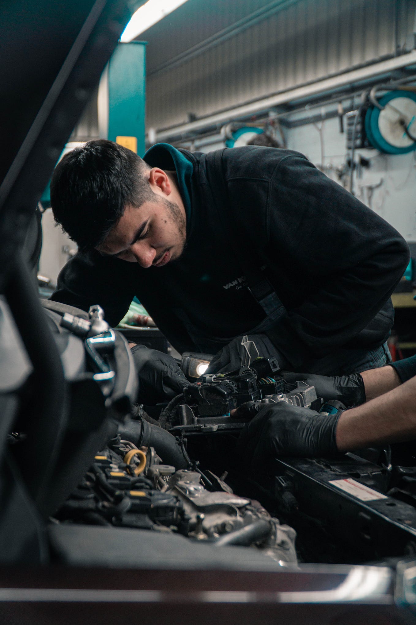 1. BMW Mobile Mechanics: Expert Services At Your Doorstep