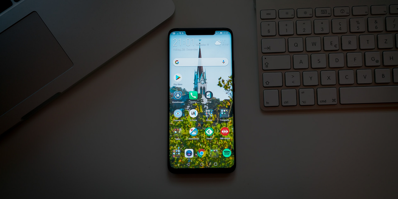 A Comprehensive Guide to Android 12’s Splash Screen API | by Racka | ITNEXT