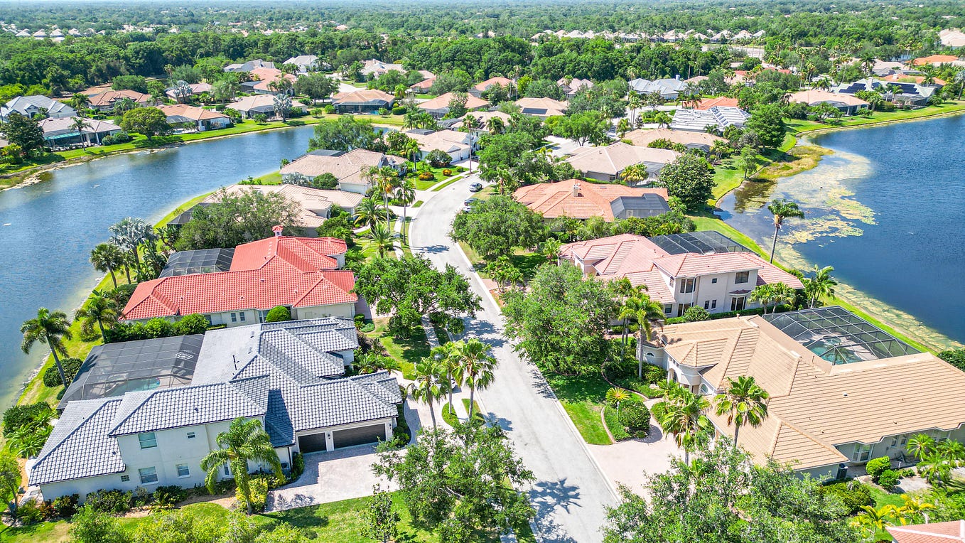 Coastal Homes vs. Inland Communities Is Waterfront Living in Sarasota