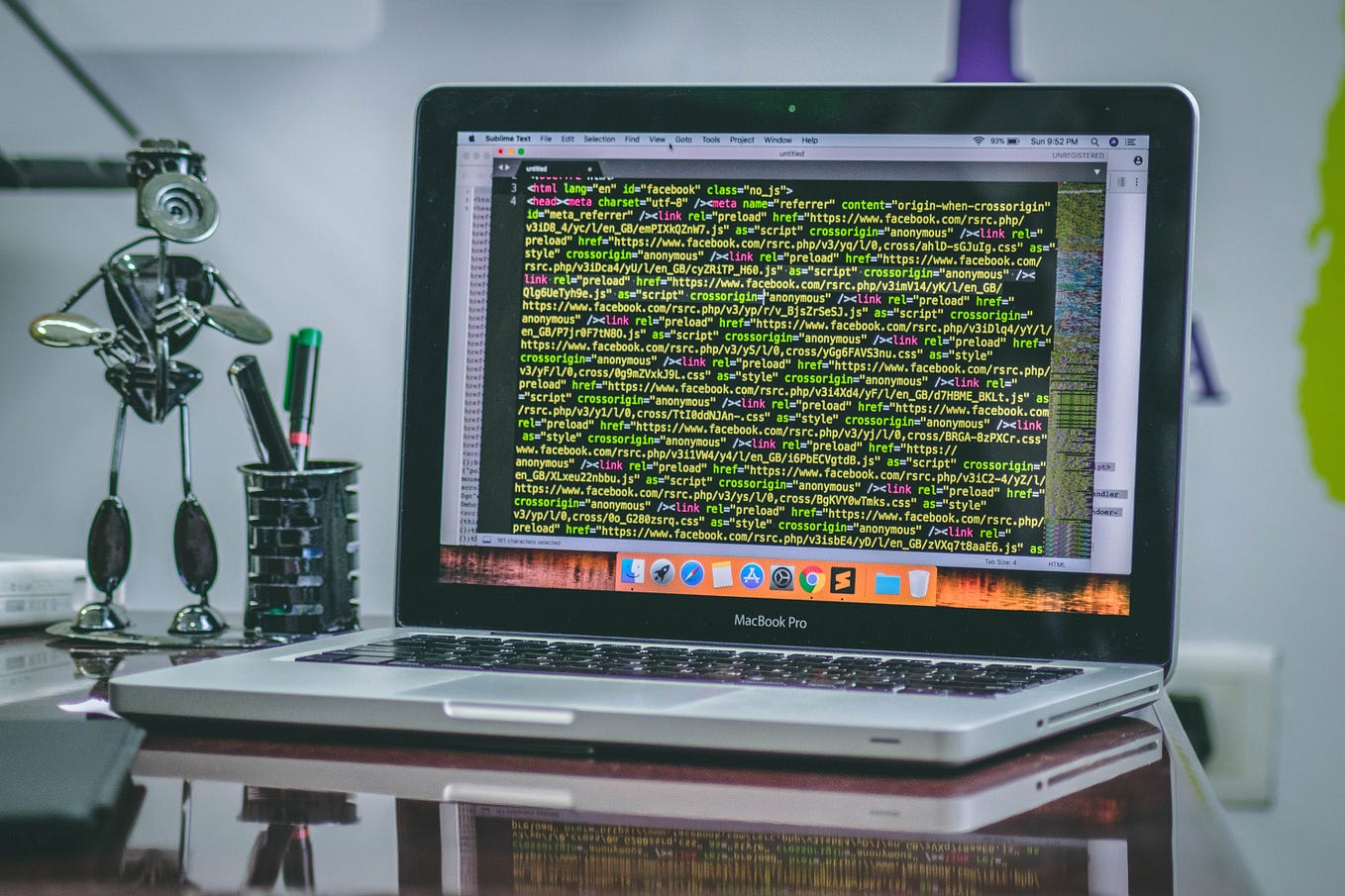 What is programiz javascript compiler? | by weblession | Medium