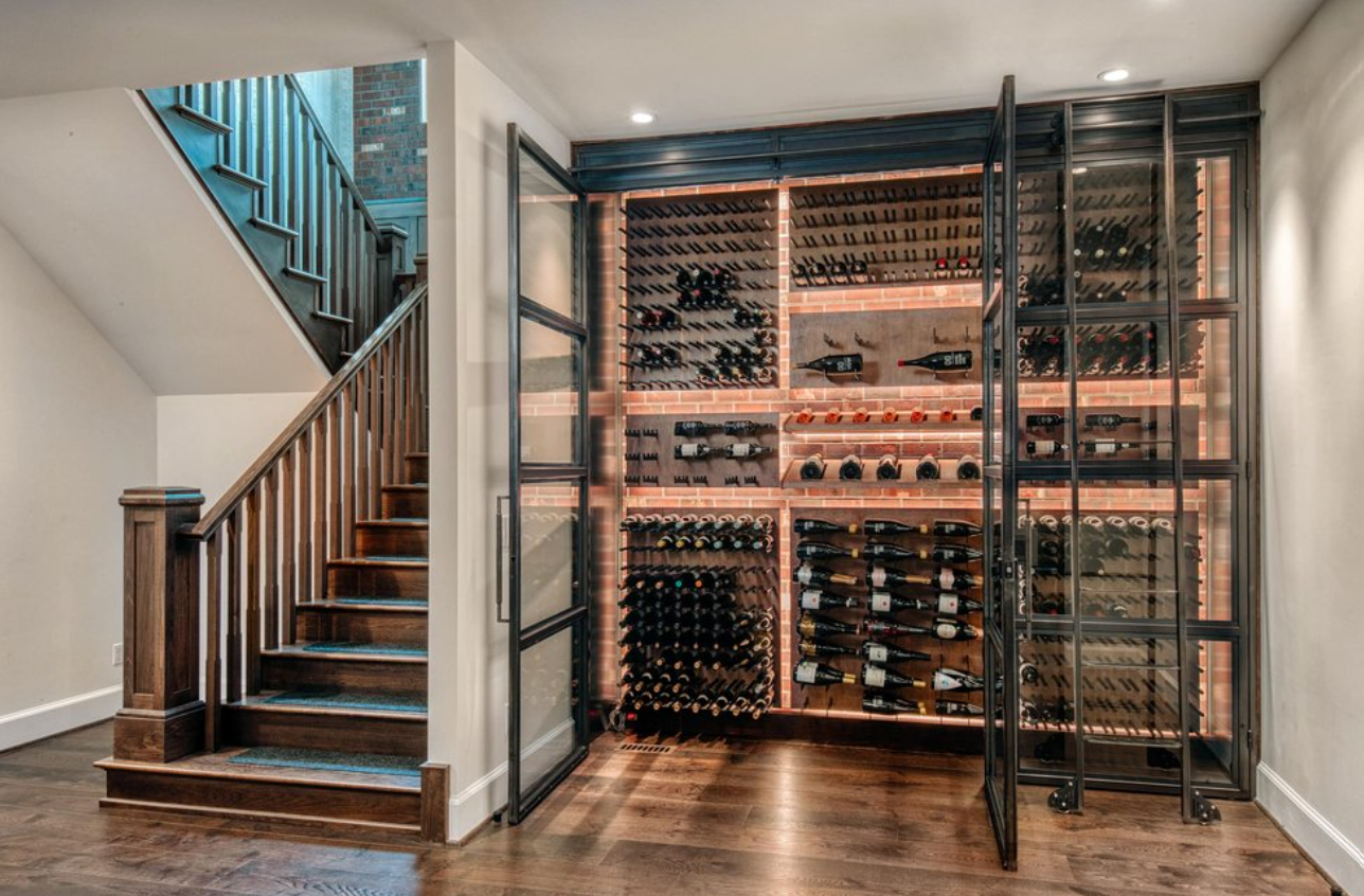 Crafting Elegance: Elevate Your Wine Collection with Custom Glass Wine