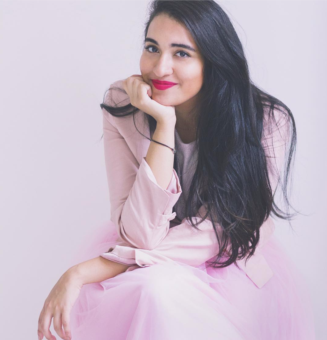 Entrevista com uma mulher incrível: Clara Fagundes | by Amanda Abreu |  Entrevista com uma mulher incrível | Medium