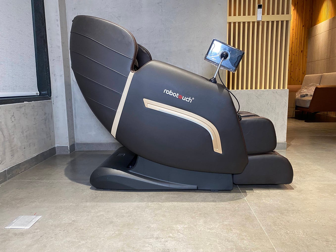 The Benefits of Massage Chairs Reducing Swelling and Improving Leg