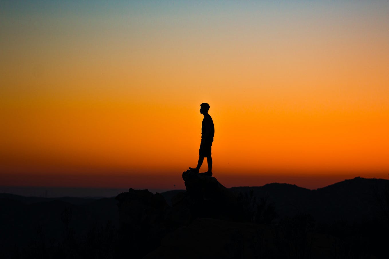 How To Build the Confidence To Stand Alone and Feel Content
