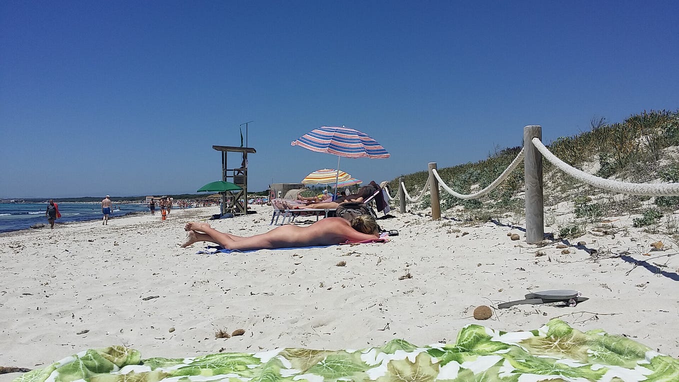 Exhibitionist at the beach
