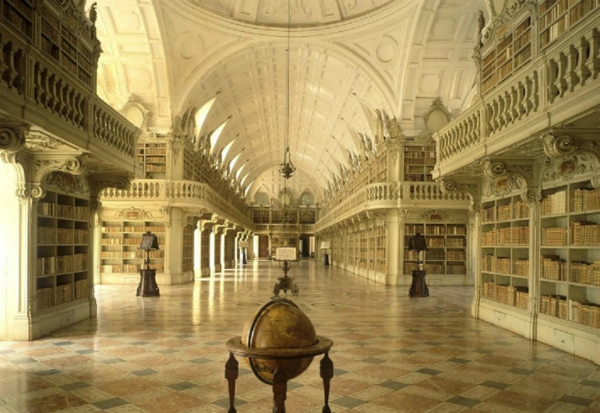 Portugal: a majestosa biblioteca do Palácio Nacional de Mafra
