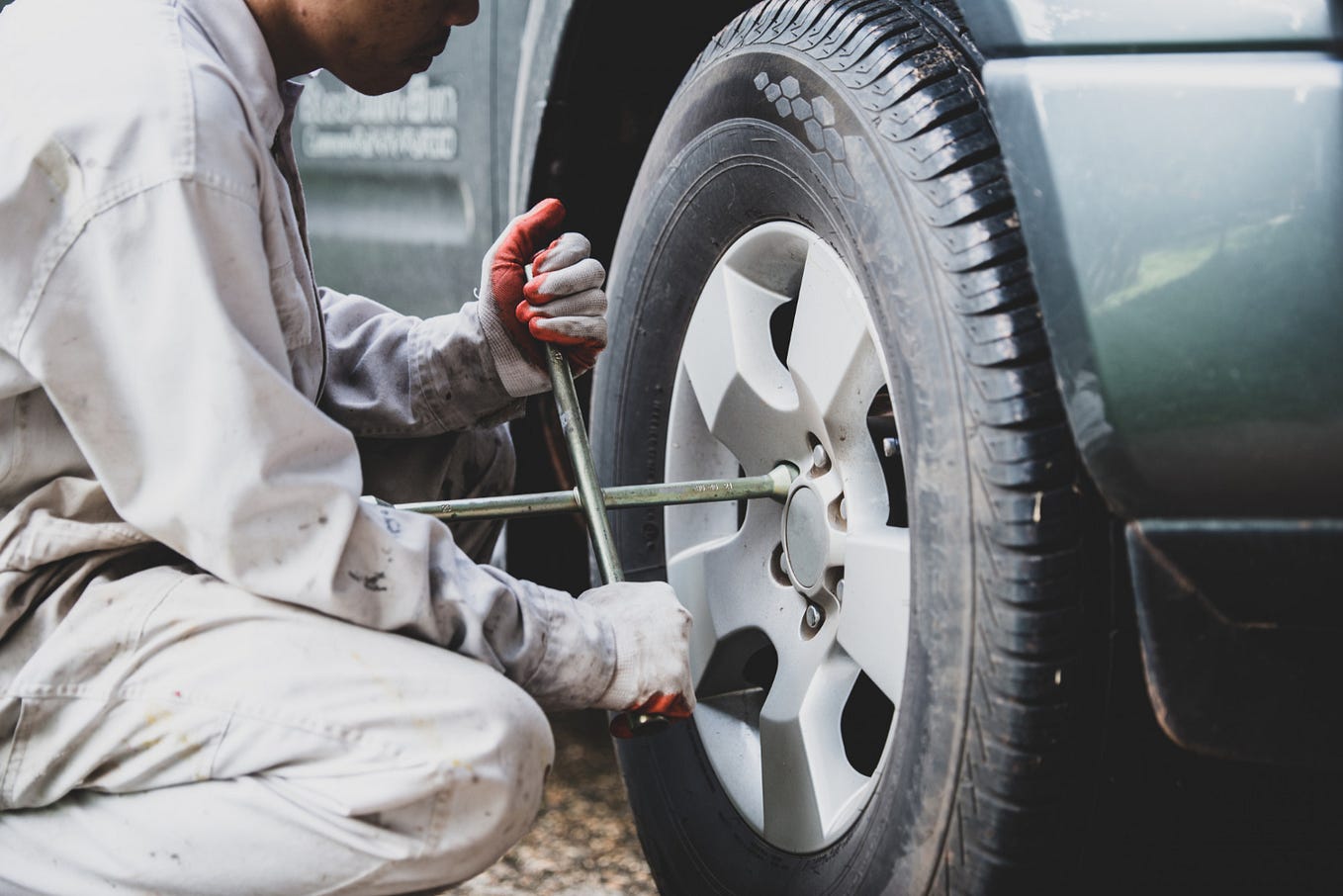 How to Straighten Steering Wheel Without Alignment