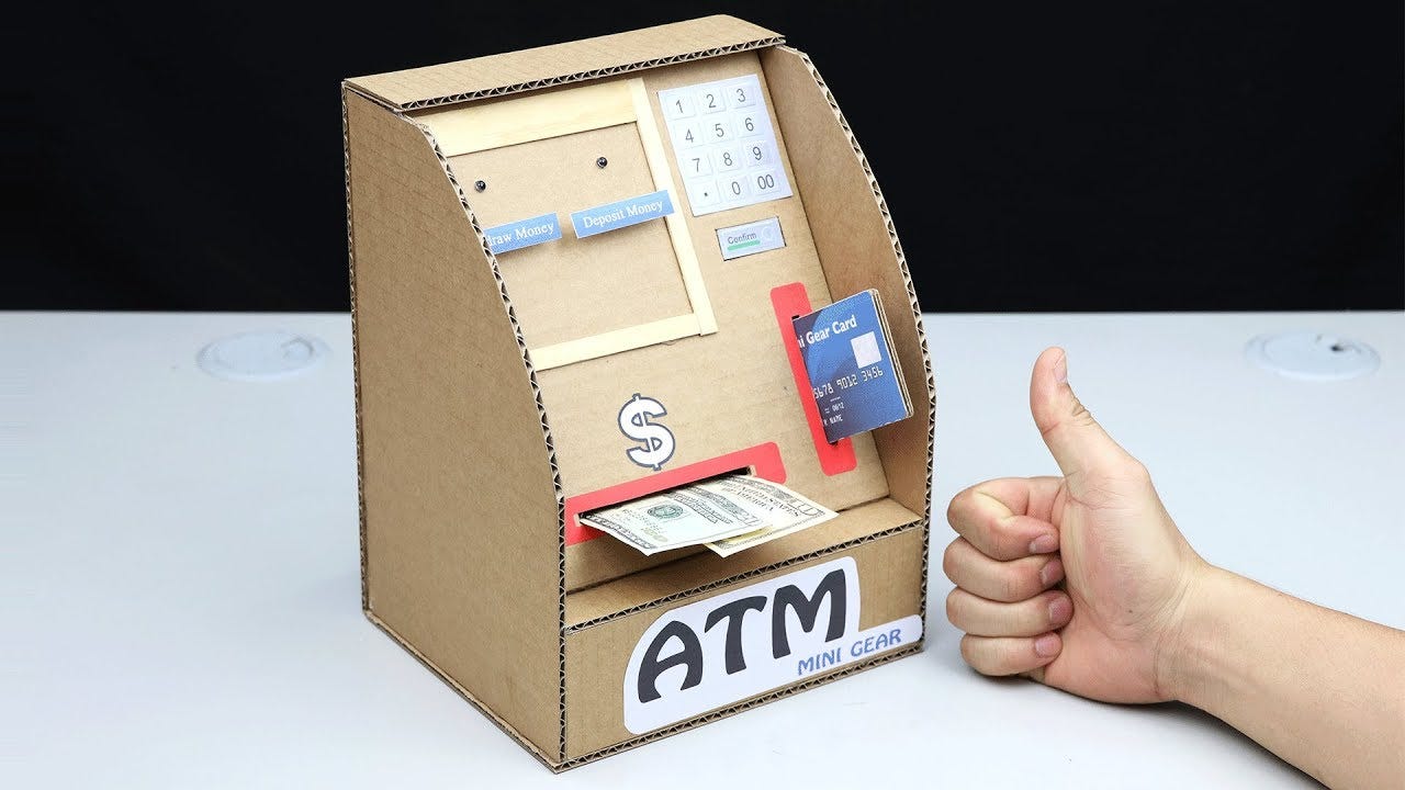 оригинальная копилка из банки. копилка сейф из картона. как сделать банк из бумаги. сейф из гофрокартона. украсить крышку банки бумагой.