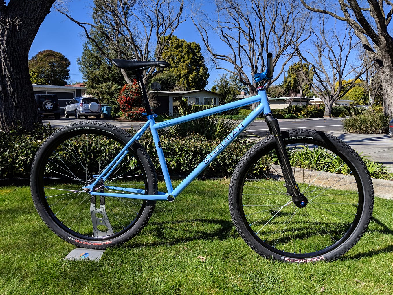 Steel s Real Heavy. Specialized Sequoia Elite 2018 by Hong
