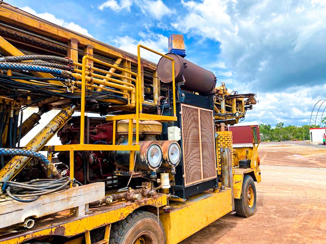 Water well drilling rigs for sale by Drilling Equipment Medium