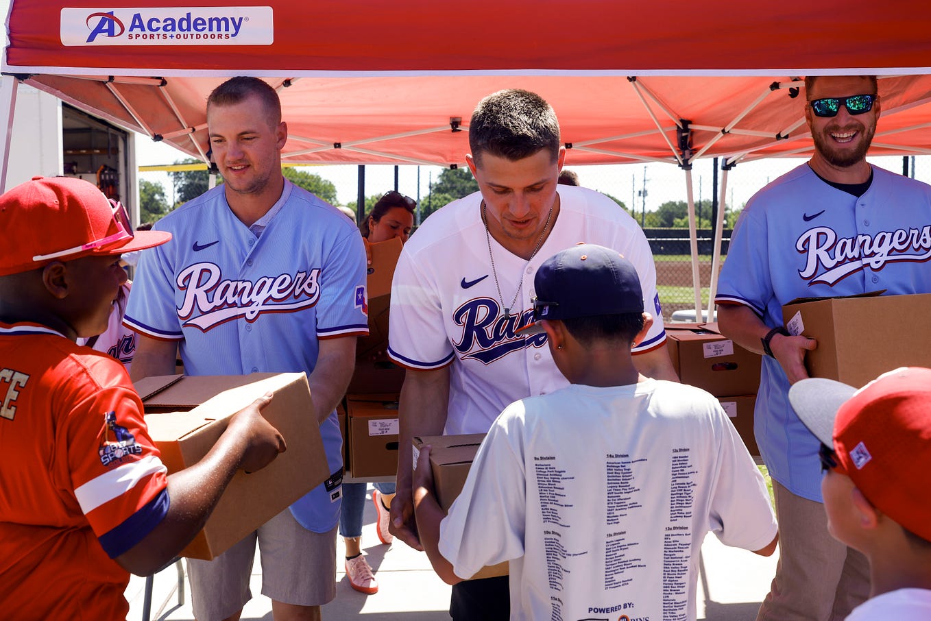 Corey Seager hosts hitting clinic at Texas Rangers Youth Academy