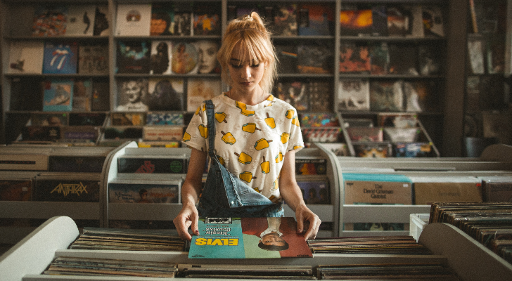 Spinning Vinyl: A Beginner’s Guide into the Art and Joy of Record Collecting