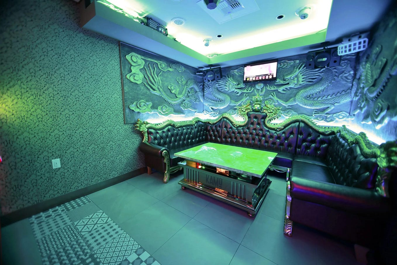 Singing Under The Neon Lights The Joy Of Private Karaoke Rooms In Las