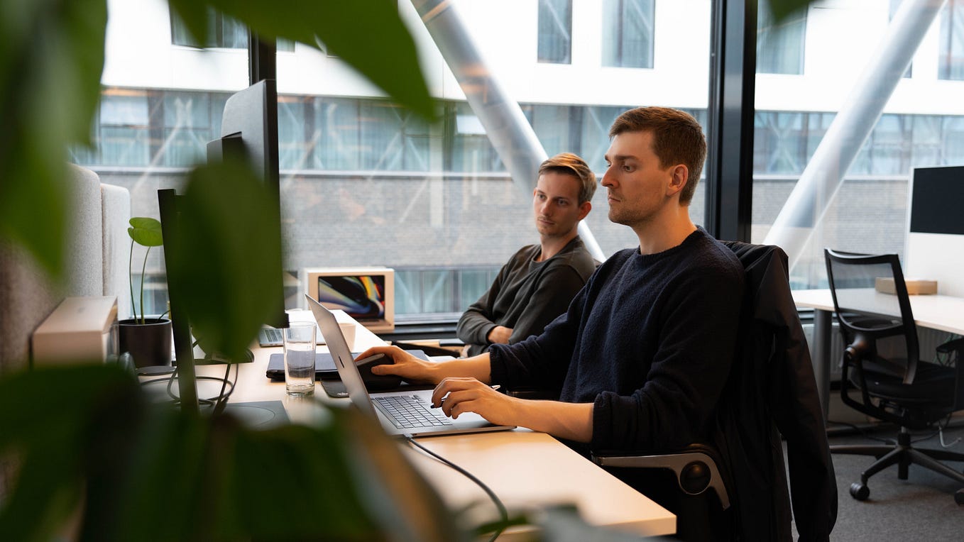 ARM vs x86 — Lambda performance. by Vegard Berget, Team AWSome by