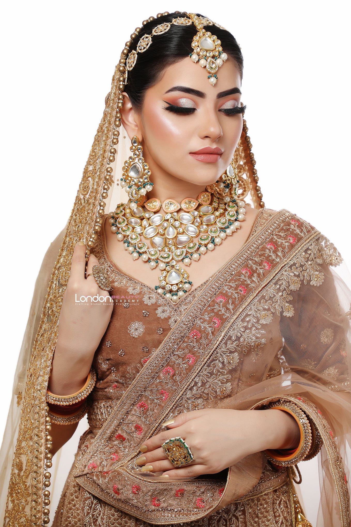 Want To Become A Certified Pro Makeup Artist Unlock The Doors To A want-to-become-a-certified-pro-makeup-artist-unlock-the-doors-to-a
