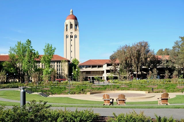 Stanford University in Palo Alto, California. Image by Toshiharu Watanabe from Pixabay. https://pixabay.com/photos/stanford-university-campus-tower-3906631/