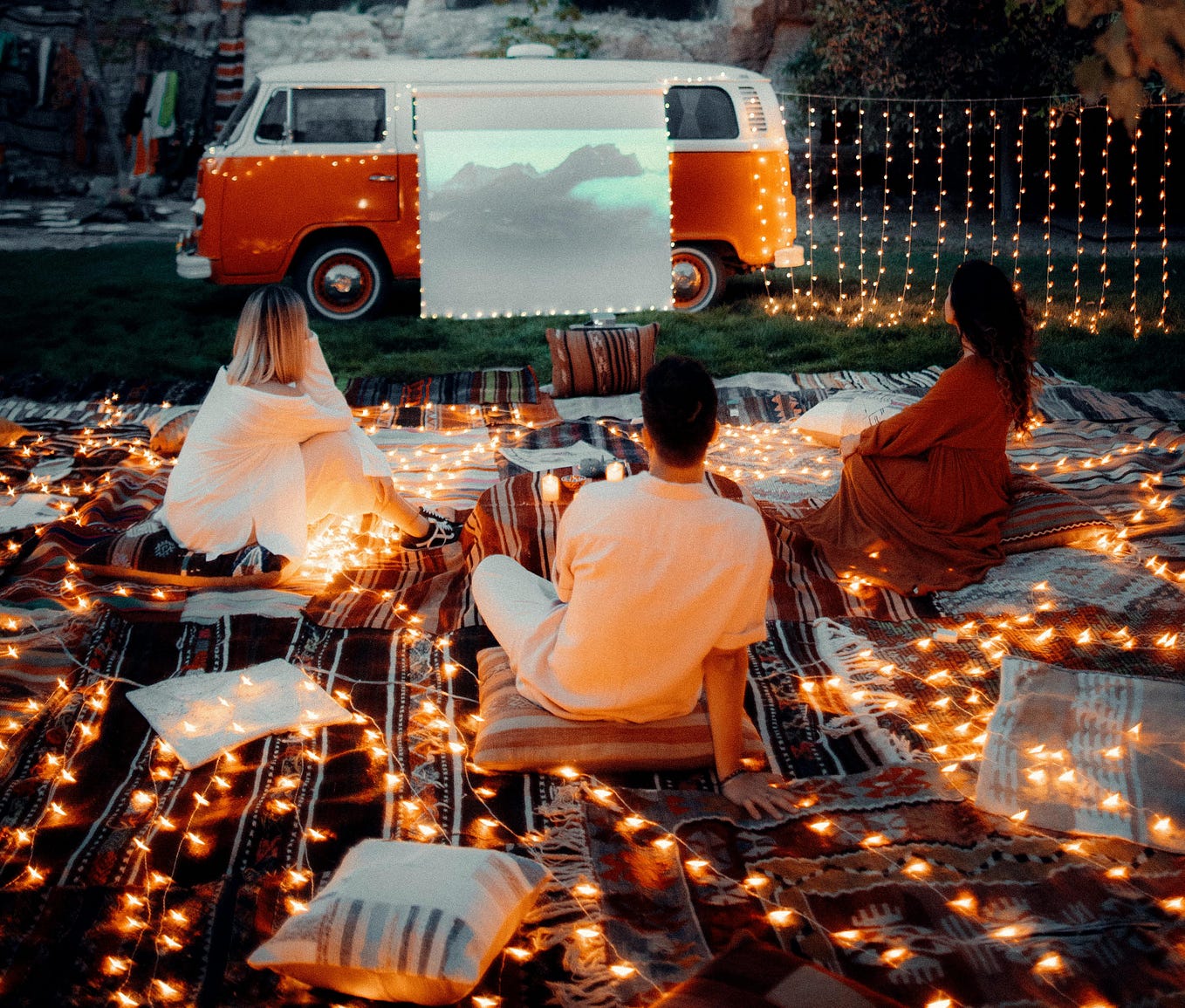 Unforgettable Backyard Bash: A Summer Soiree for the Ages