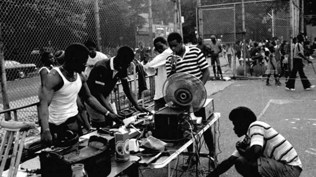 Quatro décadas de rap no Brasil: a virada do milênio
