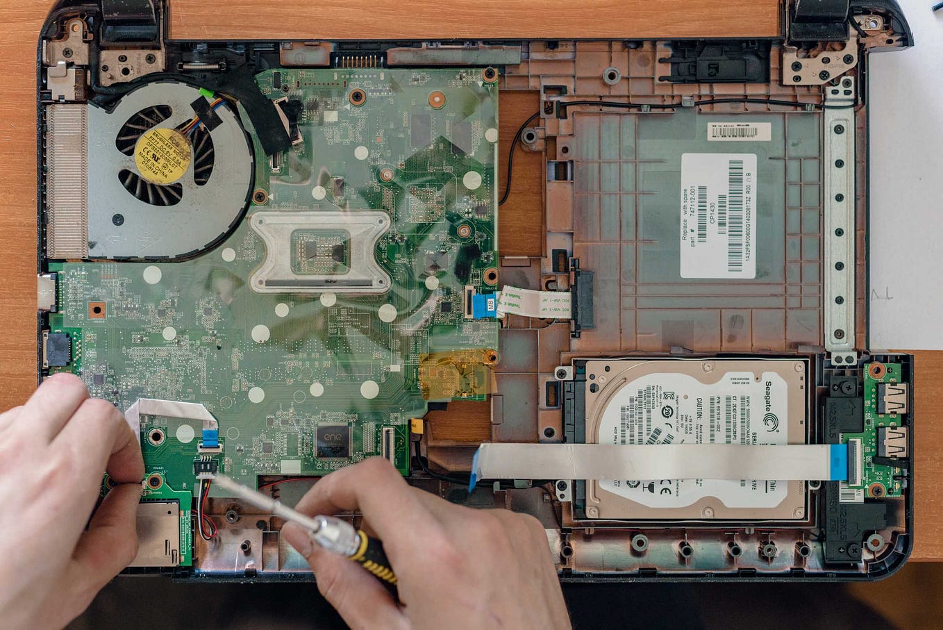 Cracked Screen? Don’t Panic! Get Your Samsung Mobile Phone Repaired in Dubai by Herry Brook