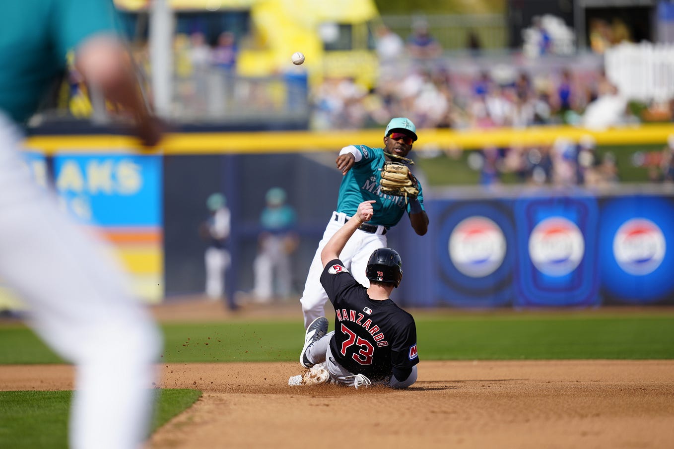 Bryan Woo Tosses 4.0 Perfect Innings as Mariners Beat Brewers 42 by