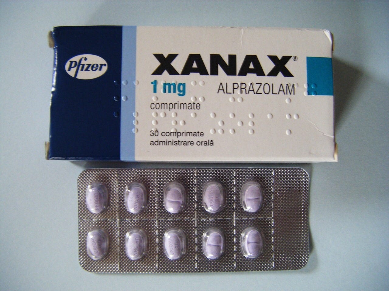 XANAX – название известного транквилизатора, который стал популярен среди  молодежи. | by Mandarina Guy | Medium