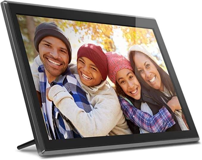 What is the best digital photo frame that doesn’t need WIFI? by Jerry