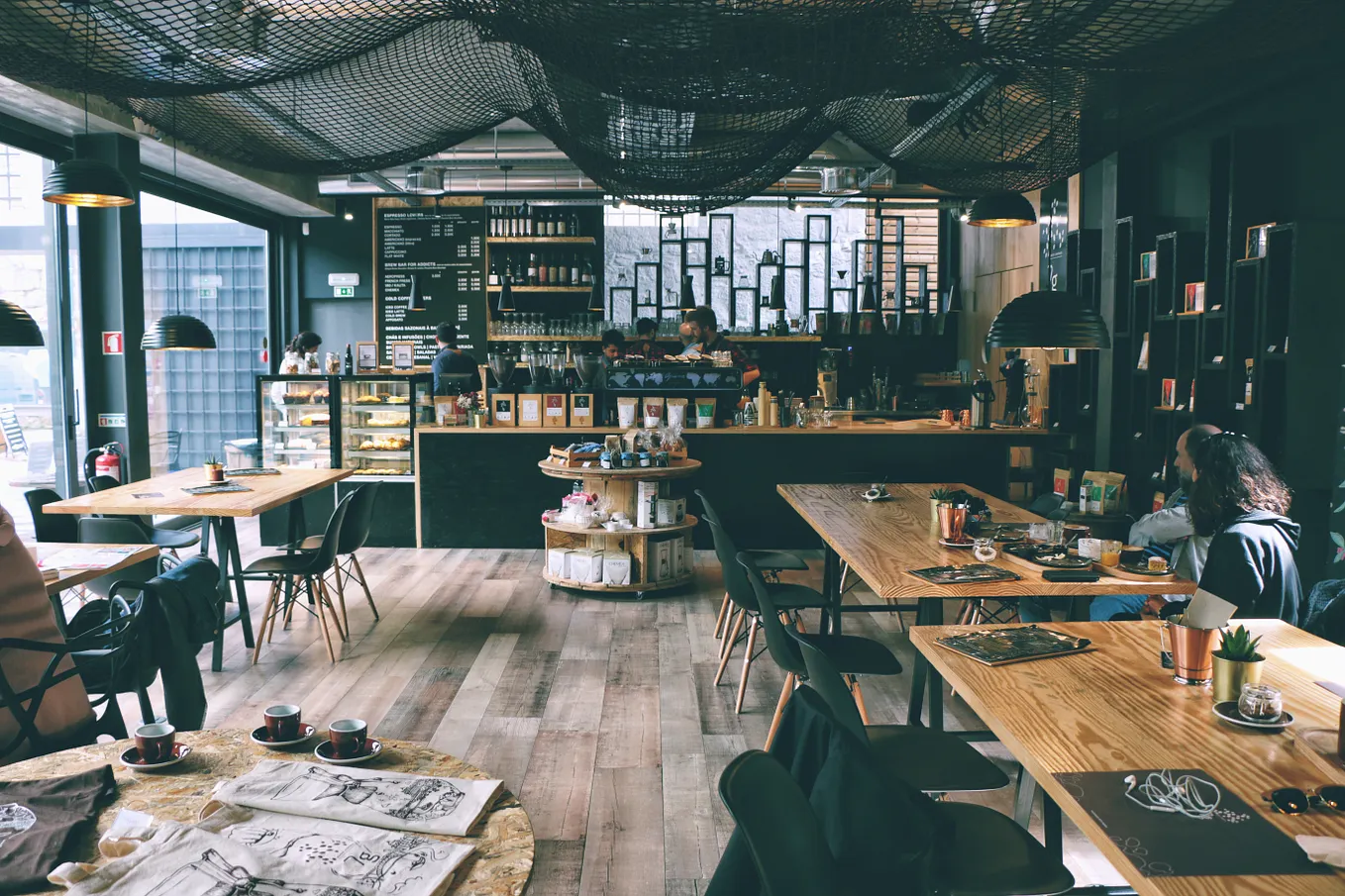 Where Do You Sit in a Cafe