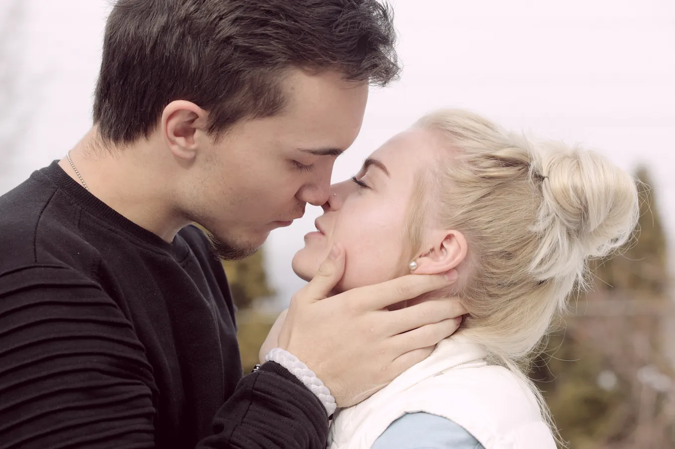 Five Things a Kiss Can Tell You About a Love Interest