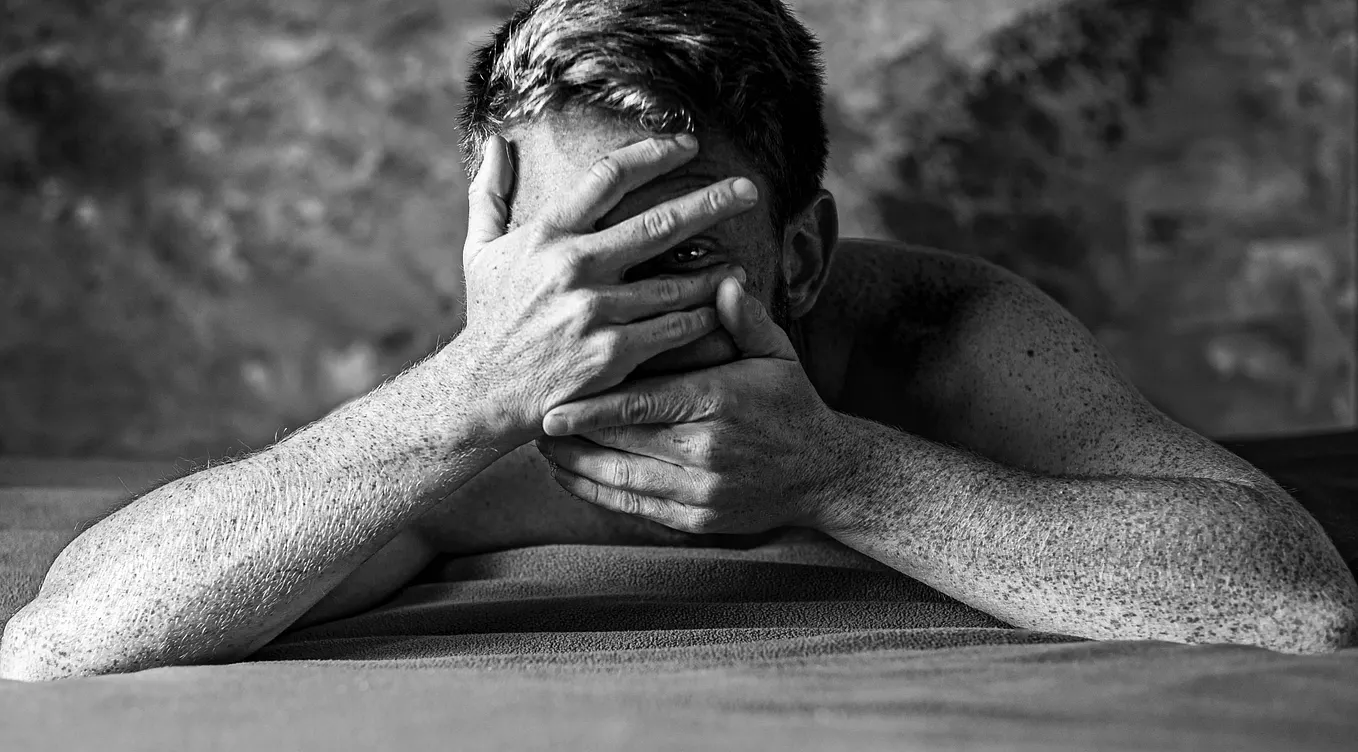 5 Things Narcissists Do in Private That They'd Never Do in Public