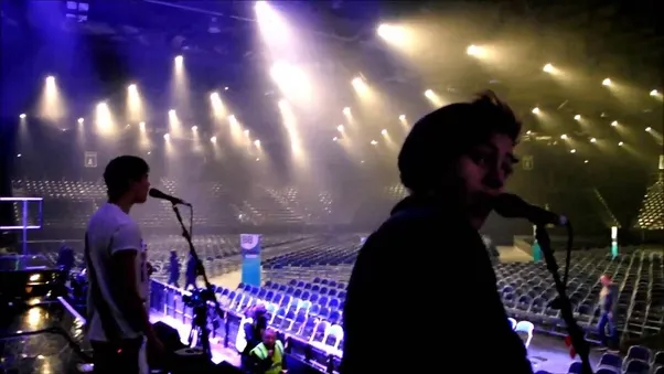 How early before a performance do bands perform soundchecks?