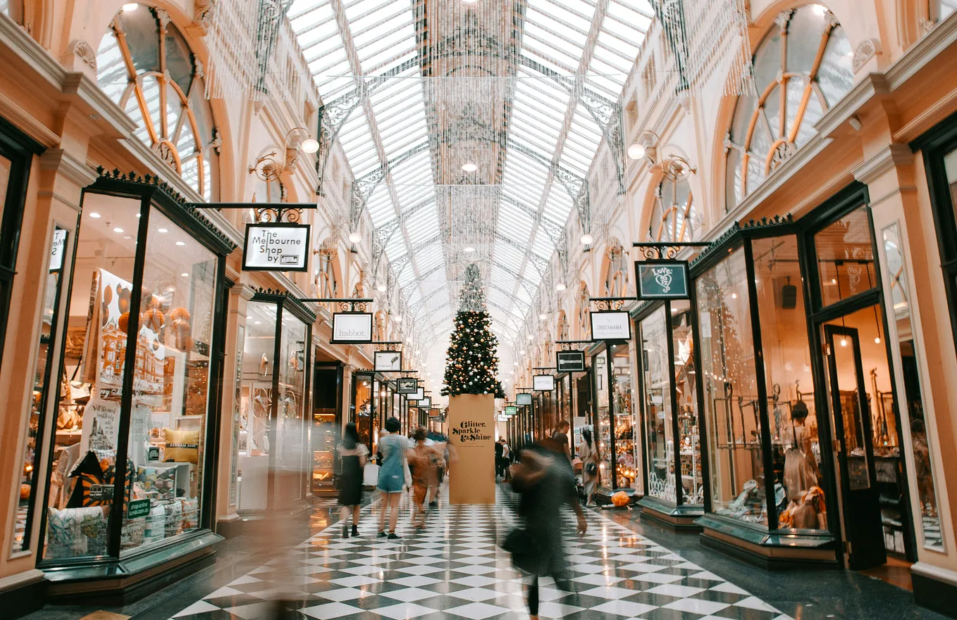 Holiday Season Retail Trends: What the Data Reveals About Consumer Behavior in 2024–2025