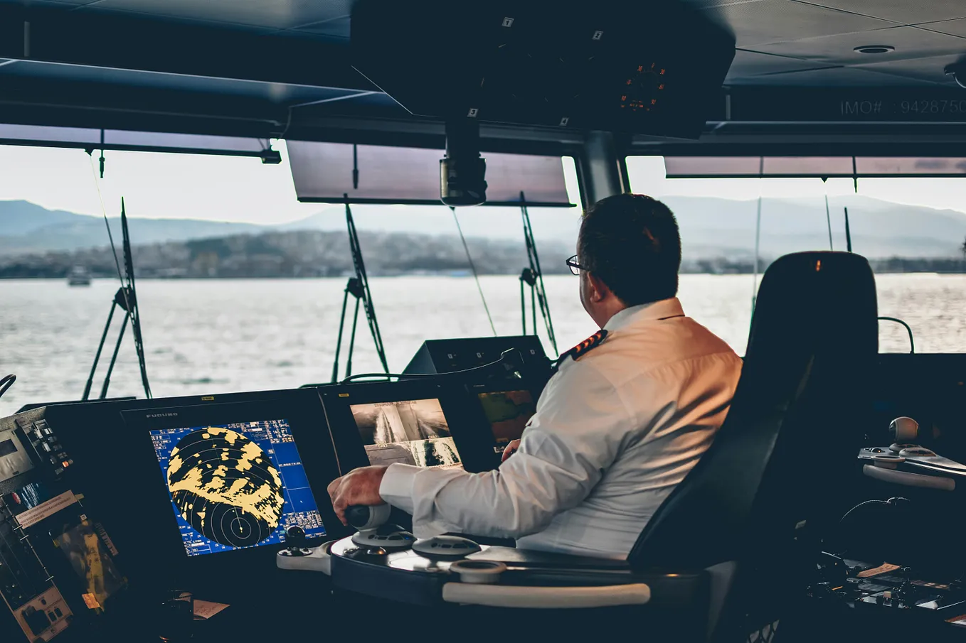 The Silent Captain: Why Good Software Leaders Speak Less, Listen More