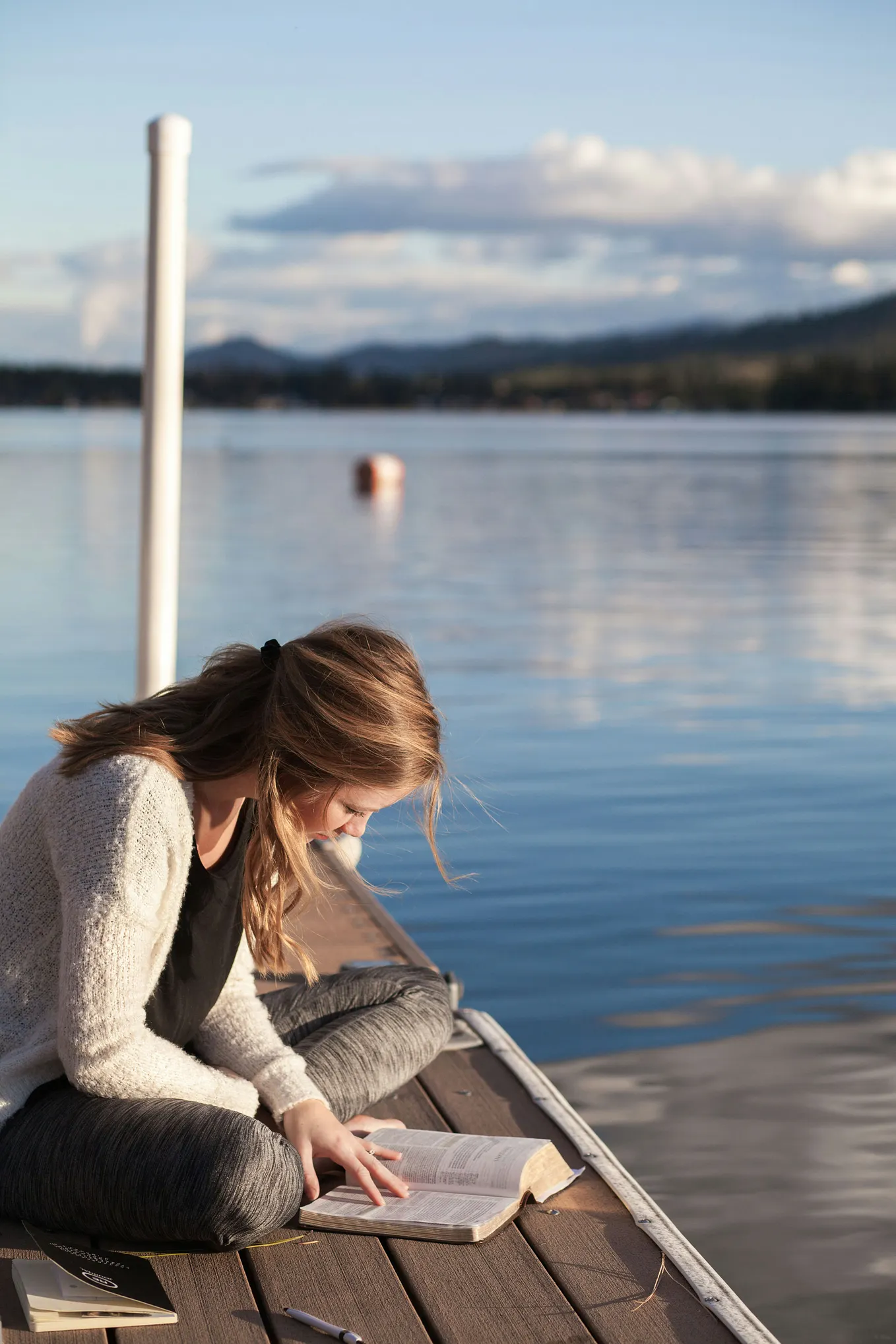 My Current Book Reads — And Why I Love Reading them