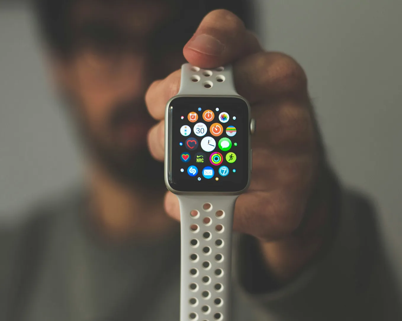 You Don’t Have an Apple Watch? You Will Purchase It Anyway after reading this.