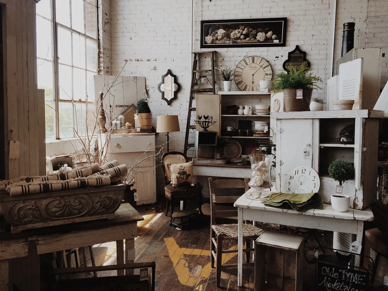 Creating Timeless Memories: Exploring Vintage & Antique Stores with Family.