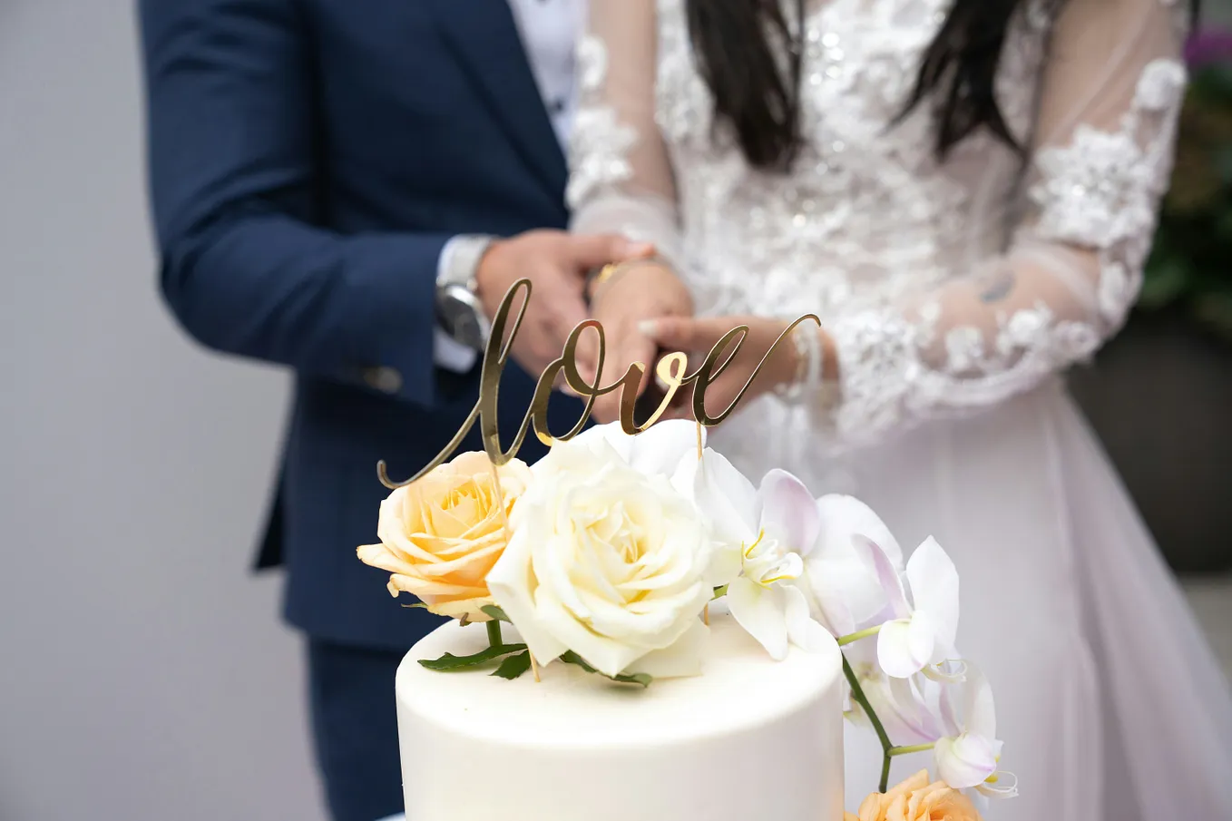 WEDDING CAKE AT LOCH LOMOND!