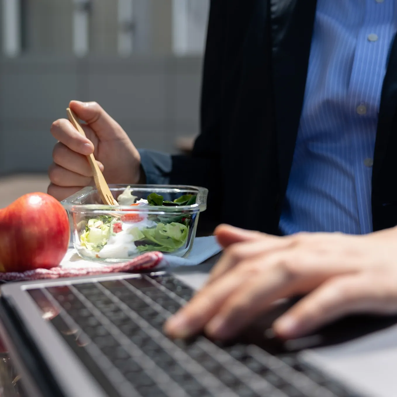 The Day I Stopped Eating Over My Keyboard