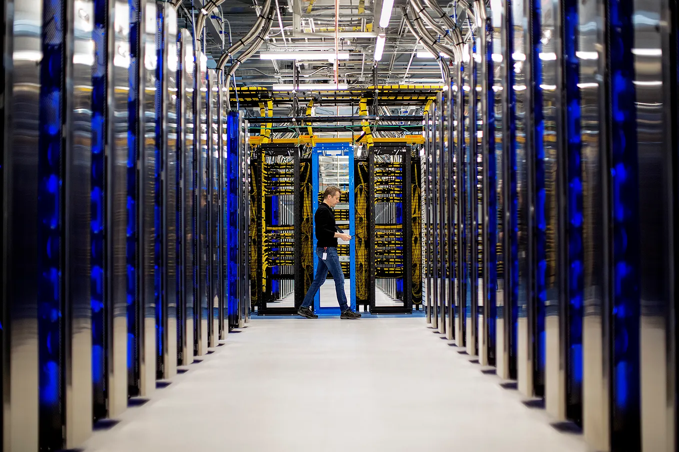 Why I Let My Containers Die on Purpose | by Gayan Pathirage | Apr, 2026 ...
