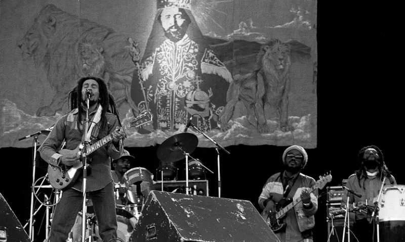 Teenage Fanclub and De La Soul's “Fallin'” Sampled Tom Petty's