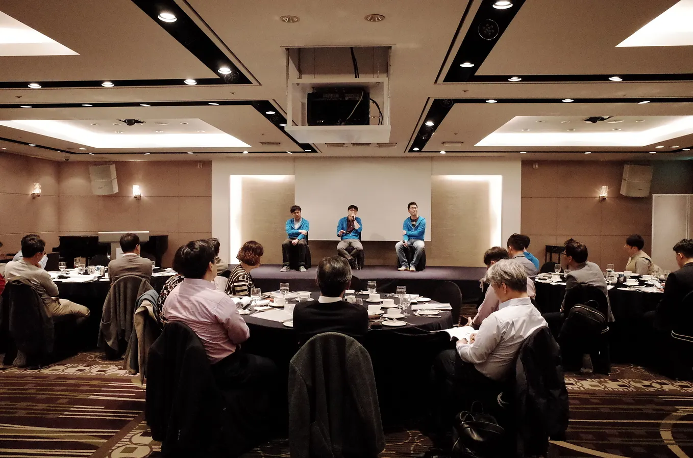 Interview with Jinhwan Yang, Founder & CTO // 창업자 양진환 CTO와의 인터뷰 | by Samuel  Nam | GameXCoin | Medium