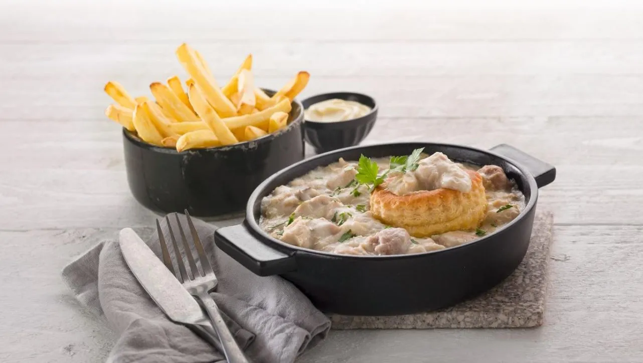 Vol-au-vent: How a Queen Eats Chicken Stew