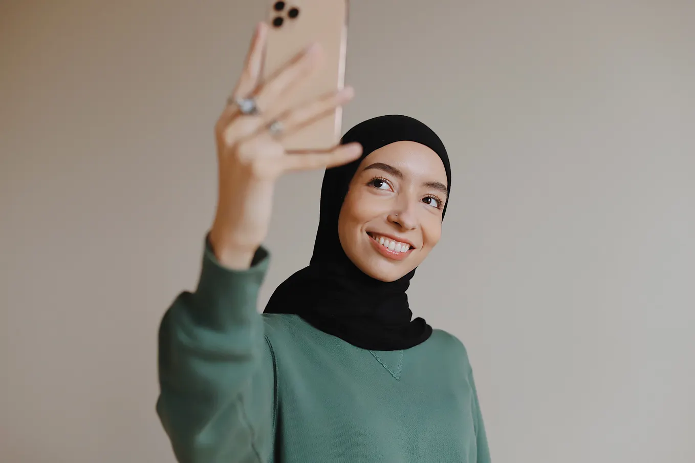 Staying True to Yourself: Building Confidence and Authenticity in Your Online Business Identity