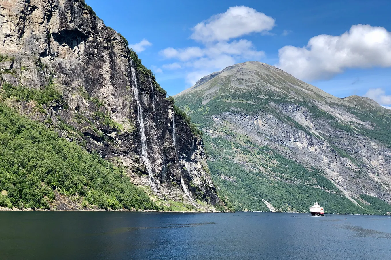 Exploring the fjords in west Norway: 6 days from Ålesund to Bergen