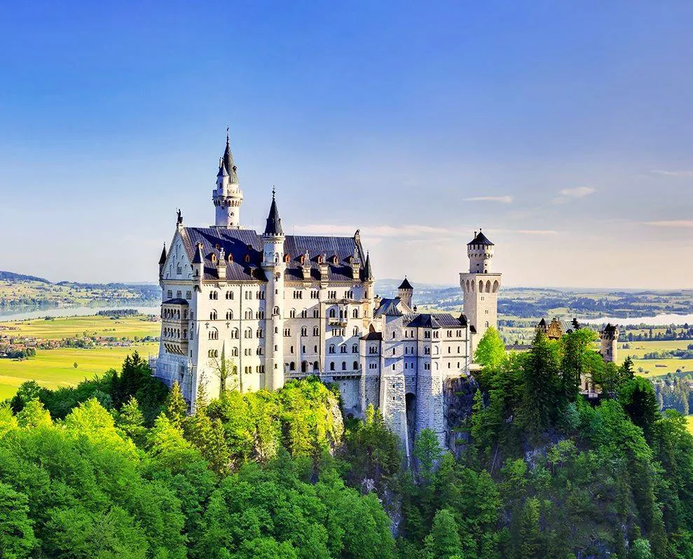 The Oldest and Most Famous Castles around the World