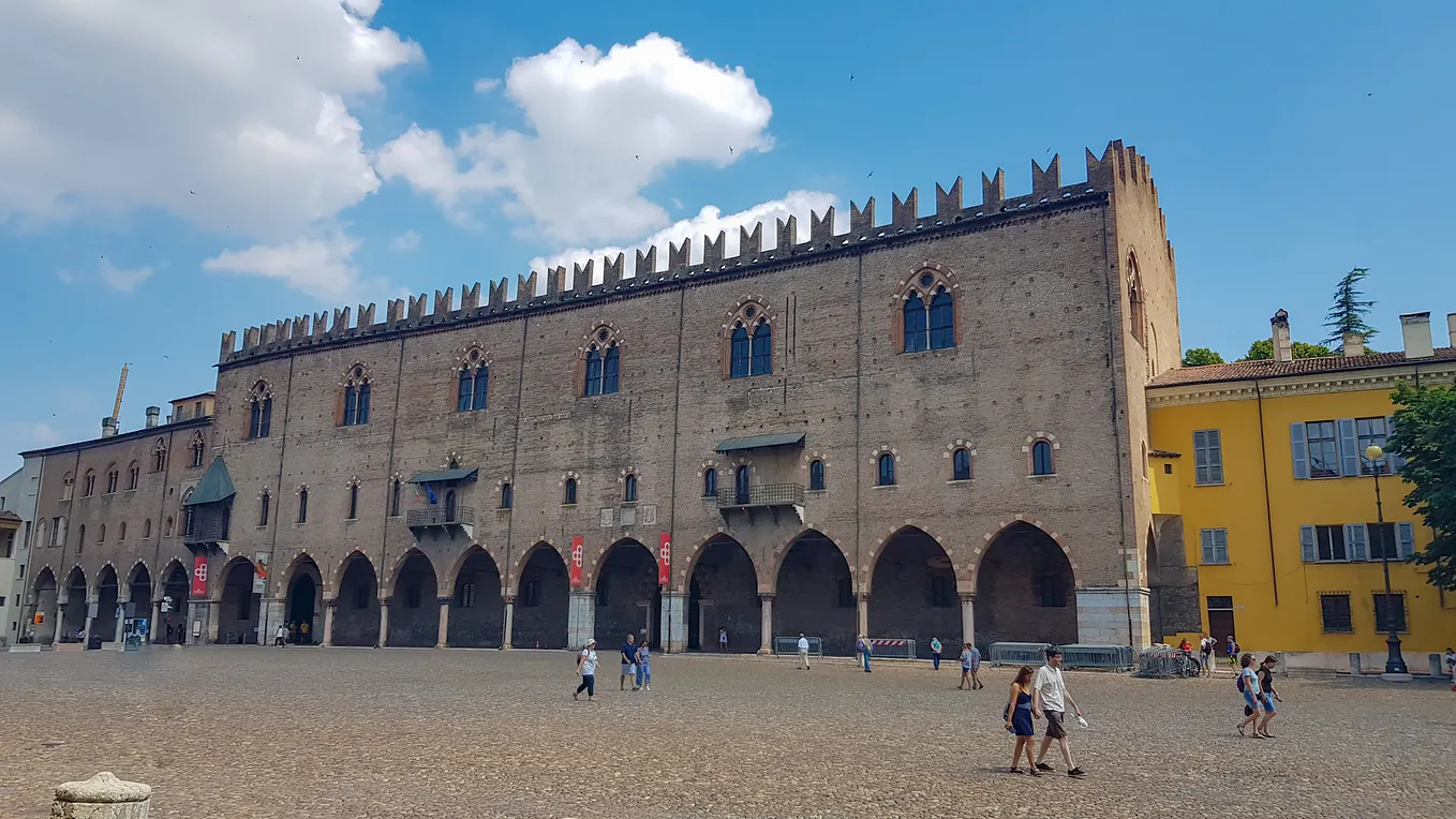 In the labyrinth of the Ducal Palace of  Mantua