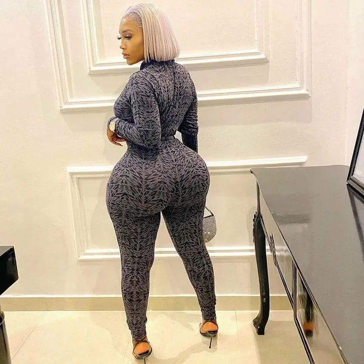 64-year-old single man only dates women with huge buttocks
